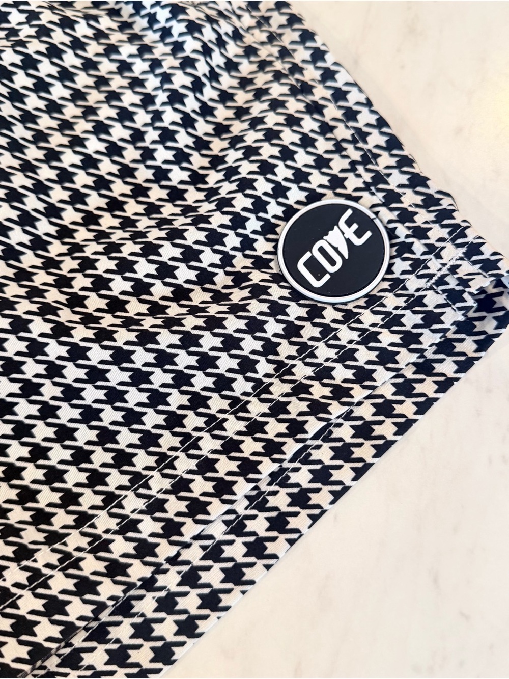 Cove Black & White Houndstooth Hybrid Shorts NWOT - Picture 2 of 9